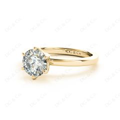 Round Cut Diamond Engagement Ring with Claw set centre stone in 18K Yellow
