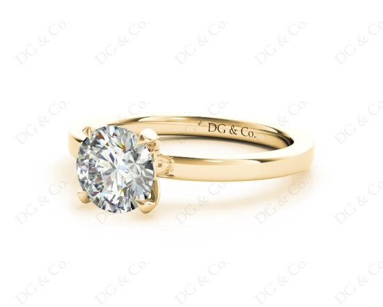 Round Cut Diamond Engagement Ring with Claw set centre stone in 18K Yellow