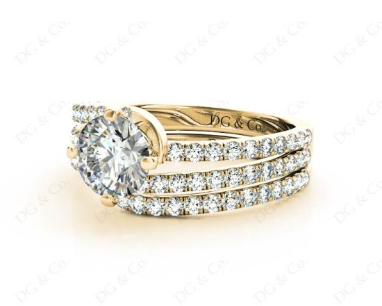 Round Cut Diamond Wedding Set Rings with Pave Setting Side Stones in 18K Yellow