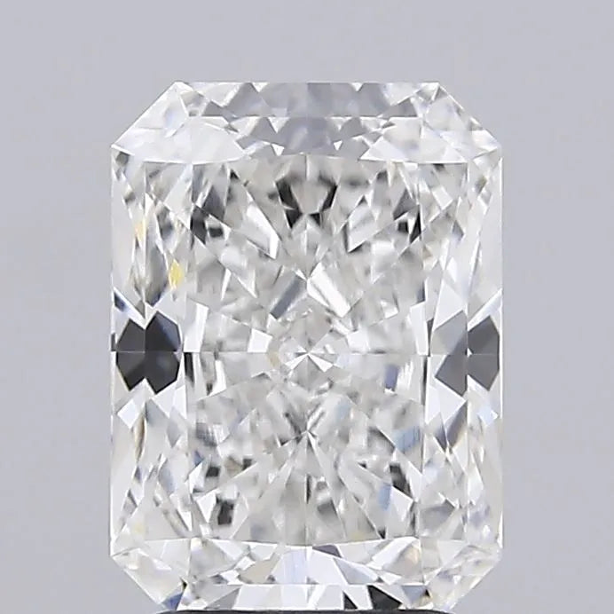 2.60ct Radiant Lab Grown Diamond (Colour E, Clarity VVS2, IGI Certified)