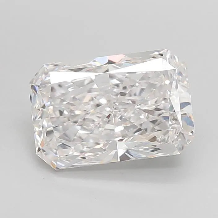 3.54ct Radiant Lab Grown Diamond (Colour E, Clarity VVS1, IGI Certified)
