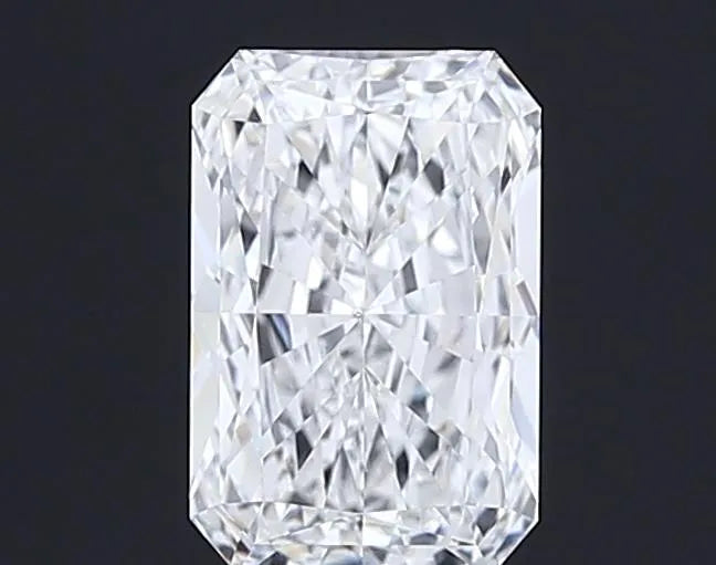4.52ct Radiant Lab Grown Diamond (Colour E, Clarity VVS1, IGI Certified)