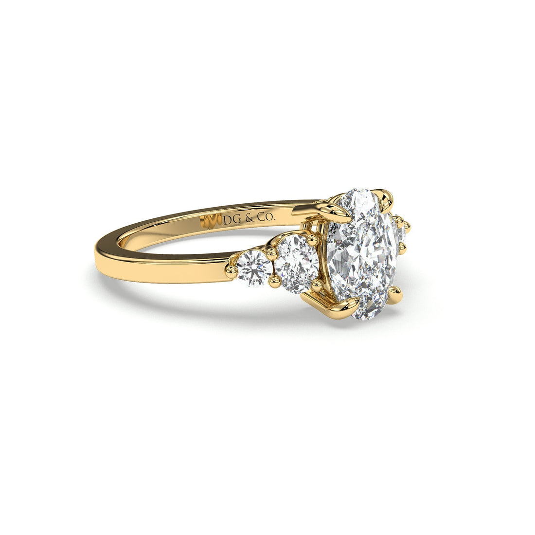 Anadem Three stones Oval Cut Oval with Round Brilliant sides Diamond Trilogy Engagement ring - 18K Yellow