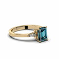 18K Yellow Gold Emerald Cut Teal Sapphire Ring with 2 Tapered-cut baguette Diamond - DG & Co. Jewellery