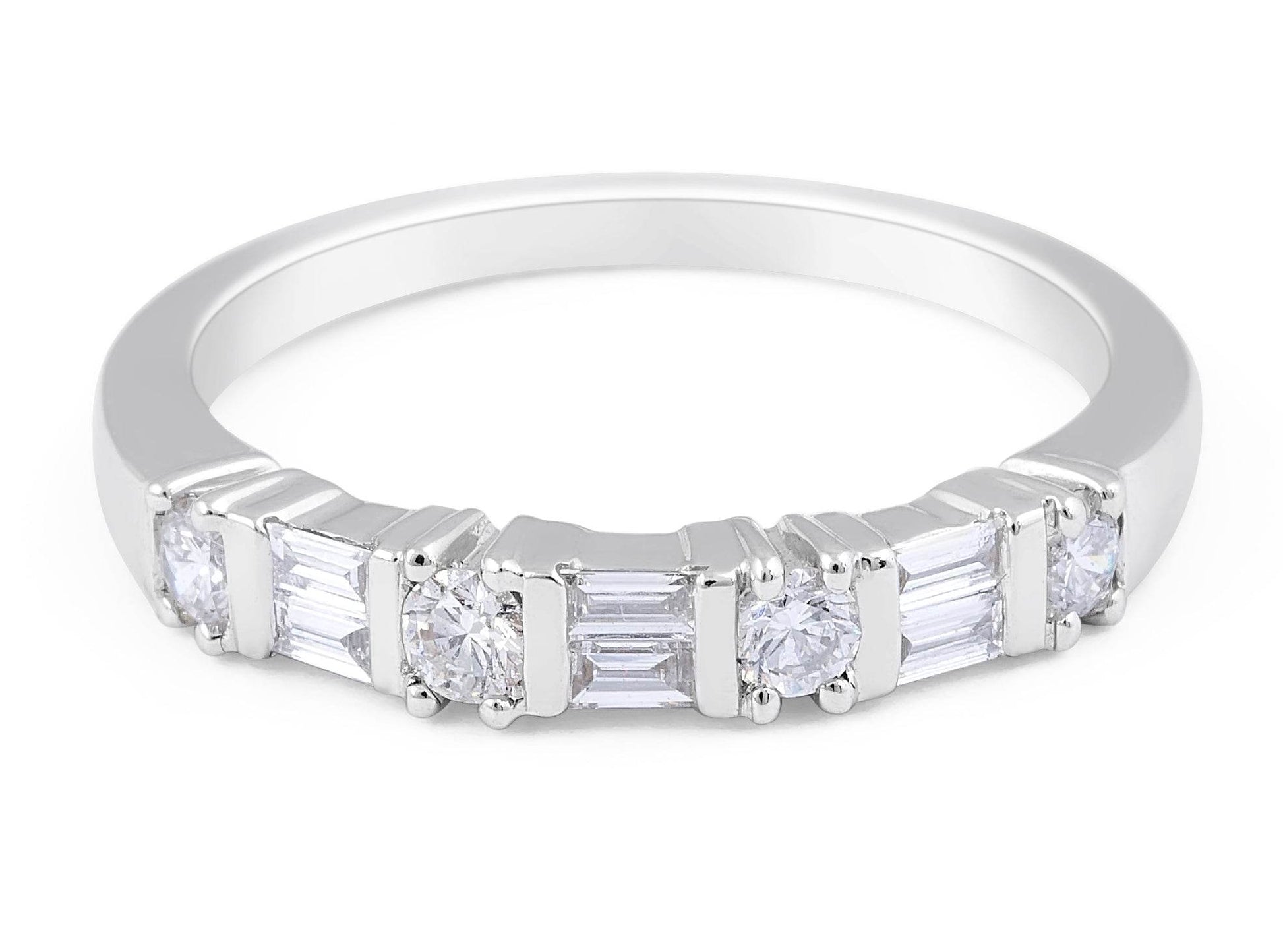18 Karat White Gold Diamond Wedding Band Baguette and Round Brilliant Diamond - DG & Co. Jewellery