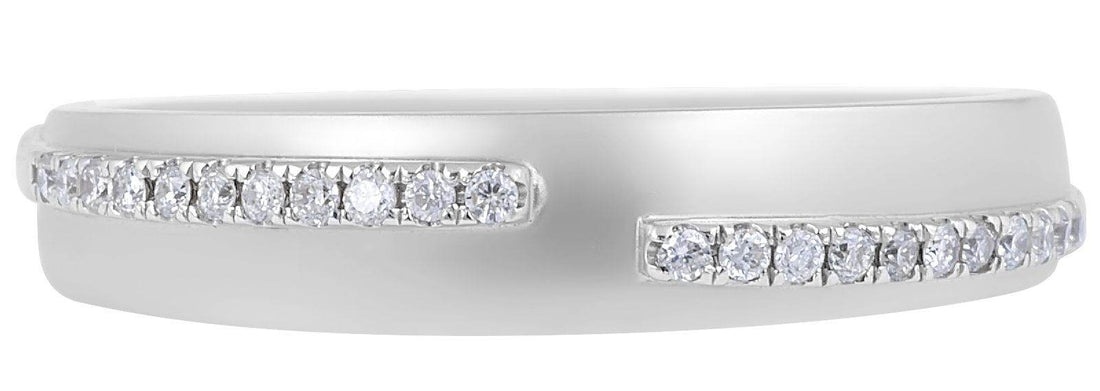 18 Karat White Gold Diamond Wedding Band Set with 22 Diamonds Pave Setting - DG & Co. Jewellery