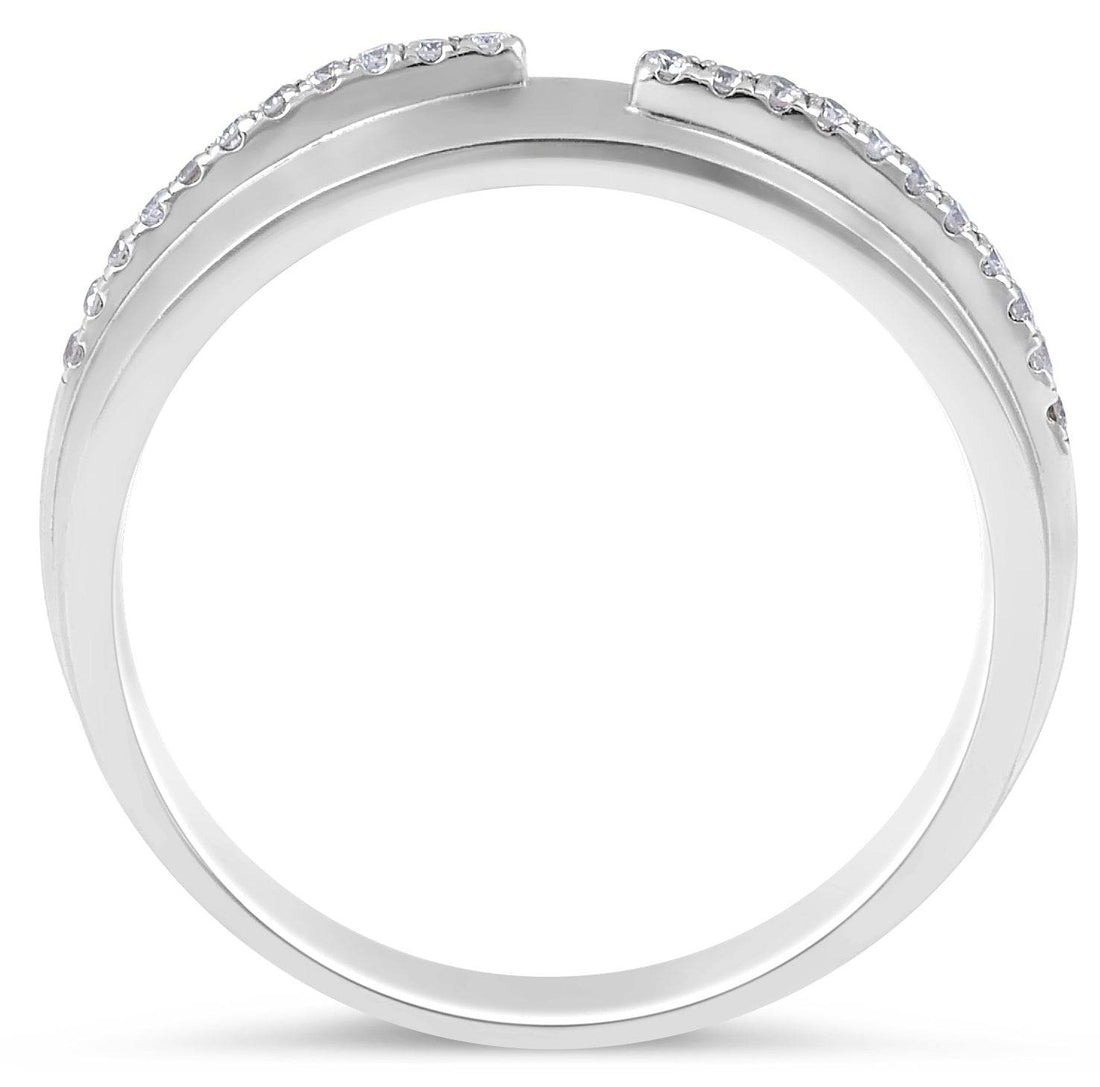 18 Karat White Gold Diamond Wedding Band Set with 22 Diamonds Pave Setting - DG & Co. Jewellery