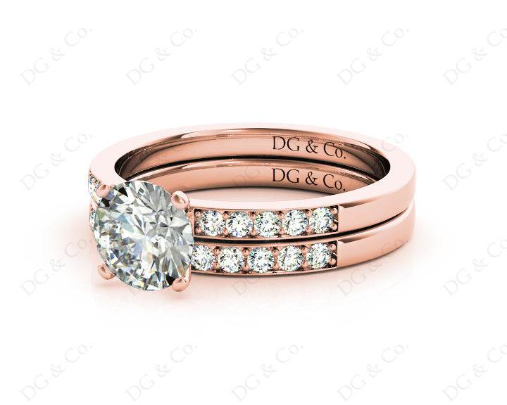 Diamond Wedding Set Rings Round Cut Diamond with Channel Share Prong Setting Side Stones in 18K Rose Gold - DG & Co. Jewellery