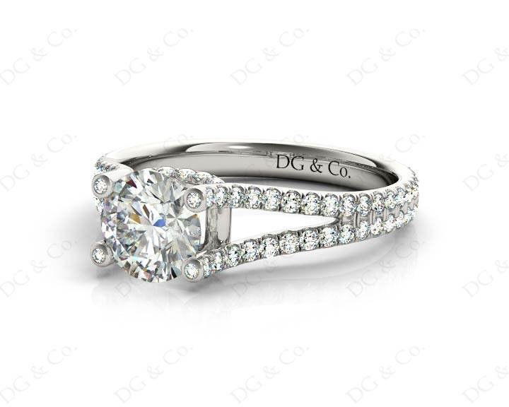 Round cut diamond ring with claw set centre stone in 18K White - DG & Co. Jewellery