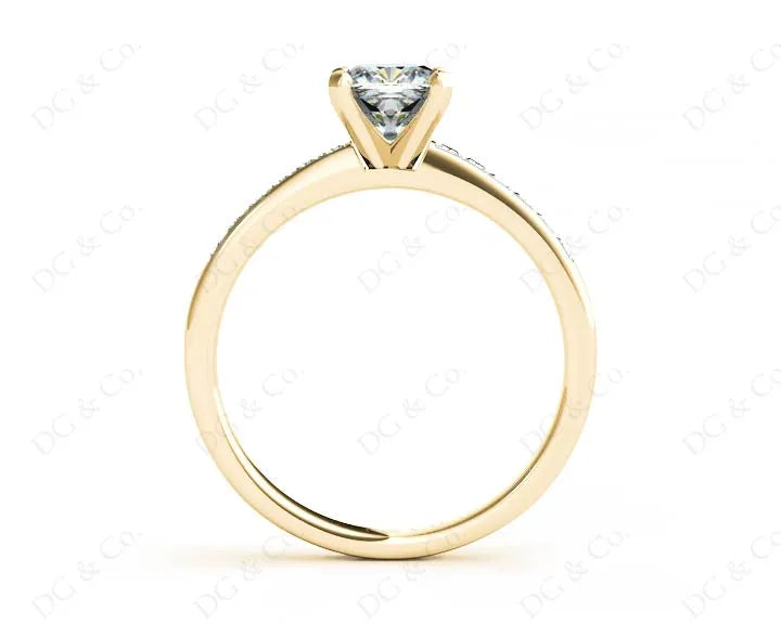 Round cut diamond ring with four claws set centre stone - 18K Yellow - DG & Co. Jewellery