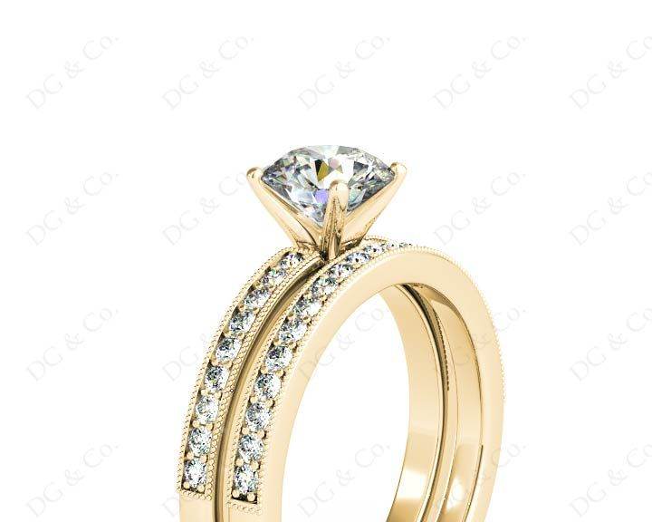 Round cut diamond wedding set rings with four claws setting in 18K Yellow - DG & Co. Jewellery