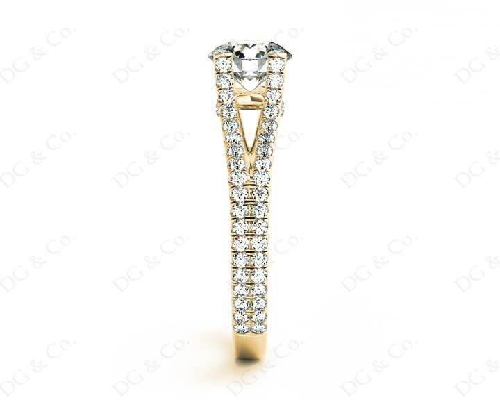 Round cut diamond ring with claw set centre stone in 18K Yellow - DG & Co. Jewellery