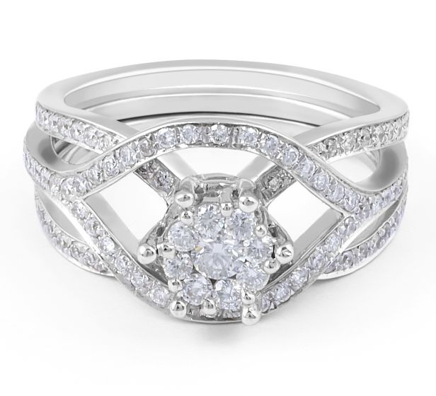 Cluster Diamond Engagement Ring 18 Karat White Gold - Engagement rings 
