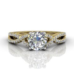 Round Cut Diamond Ring With Claw Set Centre Stone-18K Yellow