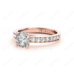 Round Cut Four Claws Set Diamond Ring with Channel Set Side Stones in 18K Rose