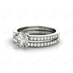 Round cut diamond wedding set rings with four claws setting in Platinum