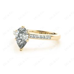 Pear Cut Diamond Engagement ring with six claws centre stone in 18K Yellow