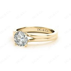 Round Cut Four Claw Set Diamond Ring. in 18K Yellow
