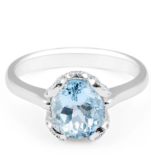 Aquamarine Diamond Ring in18 Karat White Gold Oval-Cut